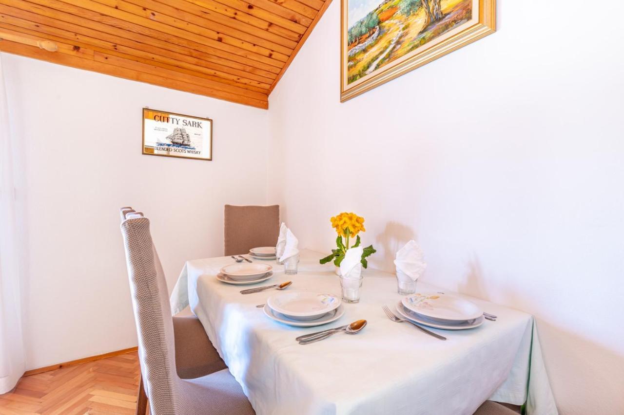 Apartments Ada Near The Sea 포레치 외부 사진
