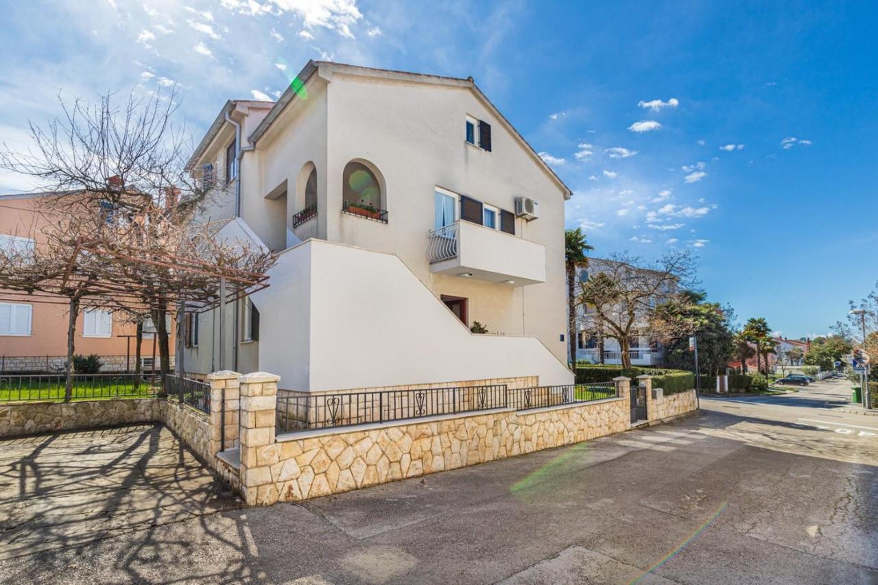 Apartments Ada Near The Sea 포레치 외부 사진